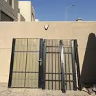 باب حديد ثقيل