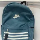 شنطة مدرسية من نايكي