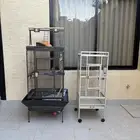 قفص للببغاوات الكبيرة