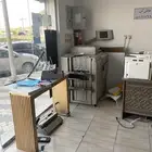 لتقبيل مكتبه