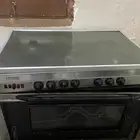 فرن نظيف شغال للبيع بس عينين خربانه