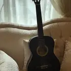 قيتار ماركة فتنس اللون اسود نظيف جدا