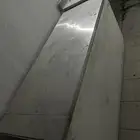 للبيع فريزر كبير وغطاه ستيل
