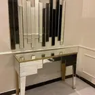 طاوله زجاج بالطبيعه تجنن وبرضوا نضيفه ولا خدش