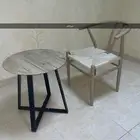 كراسي حديد مع طاولات