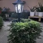 اضاءة حدائق بالطاقة الشمسية