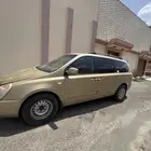 كيا كرنفال للبيع 2007 مفحوصه وجاهزه للبيع اللون ذهبي