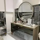 غرفة نوم كبيرة زجاج سرير مع تخزين داخلي