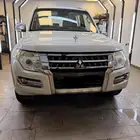 للبيع جيب باجيرو 2015