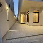 للبيع دور ارضي مجزأ بمساحة مميزه حي الجنادريه