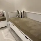 كراسي خشب شبه جديده