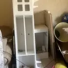 للبيع طاولة تلفزيون وتسريحه وطقم كنب