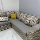 كنبين وطاوله مع كراسي للبيع