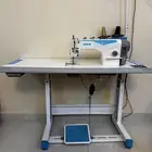 ماكينة خياطة صناعيه مع طاوله جاك f4 Jack F4