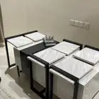 طاولة مع 6 طاولات خدمة