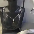 سلاسل وأساور مسيكا