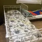 ثلاث أسره وطاولتين
