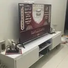 طاولة تلفاز جديده ونظيفه