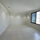 بالقرب من المطار شقة علوية للبيع 245 متر ببلكونة سعر مناسب