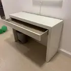 طاولة ايكيا للبيع