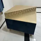 أربع طاولات للبيع وطاولات صغار