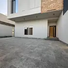 للبيع شقه ارضي مدخلي سياره 6غرف وصاله