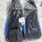 حذاء العوم والسباحه