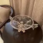 فازات زهور وشوكولا وحلويات