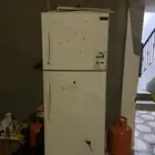 ثلاجه نظيفة للبيع