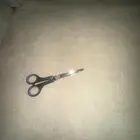مقص ما في شي جميل