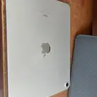 ايباد الجيل العاشر 11 انش حجم الذاكرة 64 قيقا اللون فضي