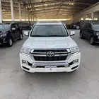 للبيع تويوتا لاندكروزر 2021 - فل كامل - بحالة الوكاله