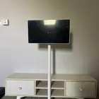 للبيع شاشه تلفزيون ع بطاريه جميله جداا وجودتها عاليه