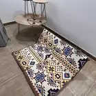 برادة مويا و جلسة ظهر و طاولة مع ثلاث خدمات