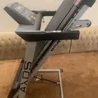 سير كهربائي هيدروليك وحوض سمك