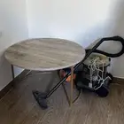 كنب شبه جديد ومكيف شغال وبراده مويه وطاولات