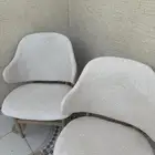 كراسي وطاولات