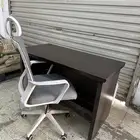جهاز كمبيوتر وشاشة ايسر وكرسي ومكتب