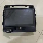 شاشه تركب ع جميع سيارات بس غير دكور الي عليه حق لاندكروزر