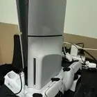 سوني 5 مع 3 أيدي مع فيفا 26 محمل عليه