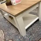 طاوله قهوه خشب نظيفه