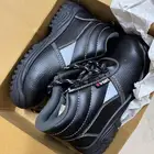 safety shoes  للبيع
