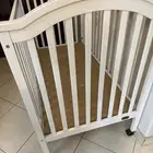 السرير استخدام نظيف وشبه جديد. لونه ابيض  وماركه جونيوز