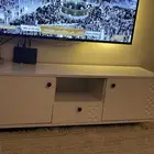 طاولة تلفزيون