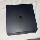 سوني 4 برو نضيف ومعه اسلاكه ومعه قير جدييد استخدمته مرتين
