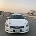 نيسان مكسيما
