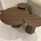طاولة خشبية