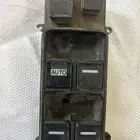 كورد. 2006. للبيع مجموعه مفاتيح الزجاج