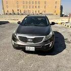 للبيع كيا سبورتاج 2013 نظيفة جدا 2000 سي سي   لون بني