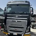 شاحنات ومعدات ثقيلة
